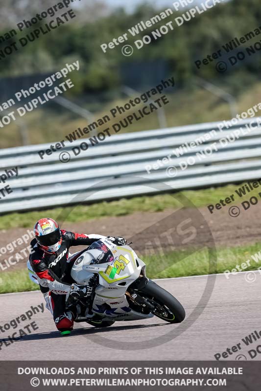 Rockingham no limits trackday;enduro digital images;event digital images;eventdigitalimages;no limits trackdays;peter wileman photography;racing digital images;rockingham raceway northamptonshire;rockingham trackday photographs;trackday digital images;trackday photos